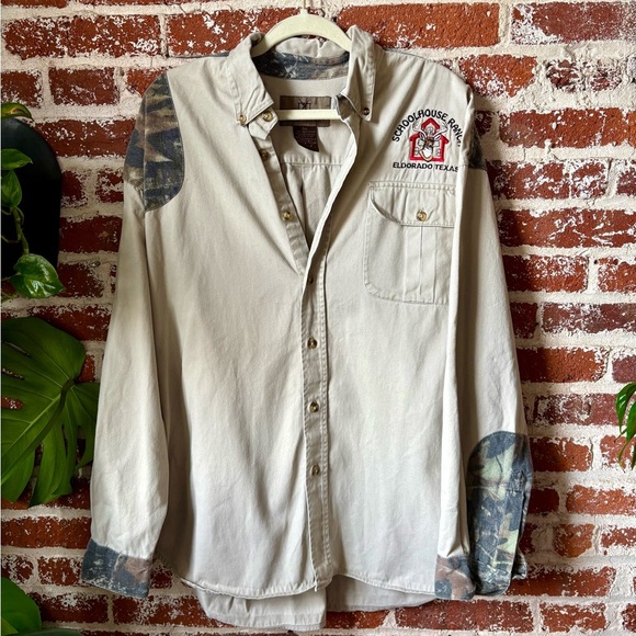 Schoolhouse Ranch Eldorado Texas Game Winner khaki color button down - Picture 1 of 7